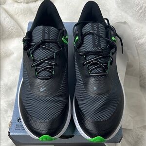 Nike Green and Black Athletic Shoes with Breathable Mesh